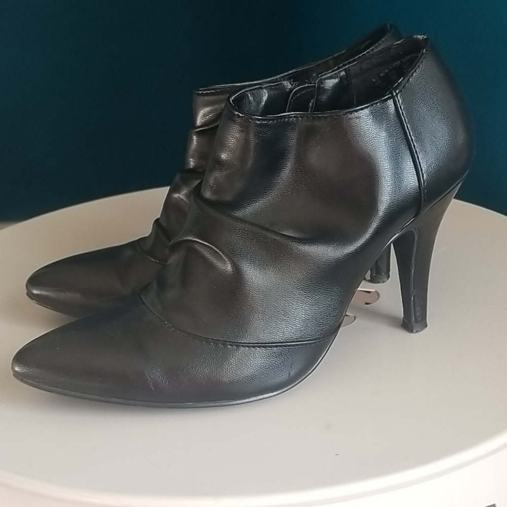 Black heeled booties